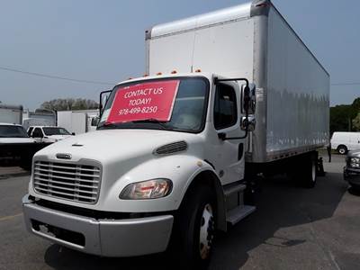 Freightliner M2 106 26 ft Box Truck - 240HP, 6 Speed Automatic, Roll up Door, Liftgate