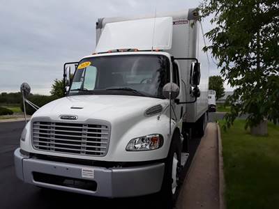 Freightliner M2 106 26 ft Box Truck - 280HP, 6 Speed Automatic, Roll up Door, Liftgate