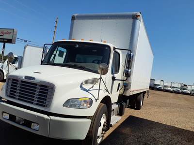 Freightliner M2 106 26 ft Box Truck - 240HP, 6 Speed Automatic, Roll up Door, Liftgate