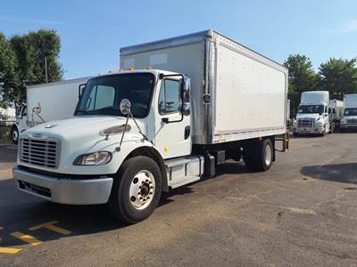 Freightliner M2 106 18 ft Box Truck - 260HP, 6 Speed Automatic, Roll up Door