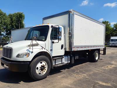 Freightliner M2 106 18 ft Box Truck - 260HP, 6 Speed Automatic, Roll up Door