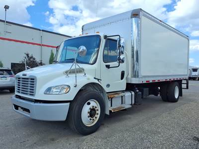 Freightliner M2 106 18 ft Box Truck - 260HP, 6 Speed Automatic, Roll up Door
