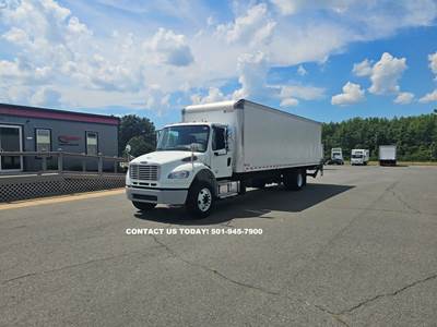 Freightliner M2 106 28 ft Box Truck - 270HP, 6 Speed Automatic, Roll up Door, Liftgate