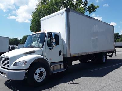 Freightliner M2 106 26 ft Box Truck - 230HP, 9 Speed Automatic, Roll up Door, Liftgate