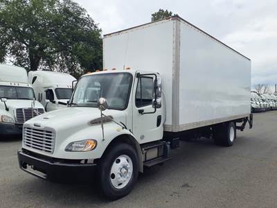 Freightliner M2 106 24 ft Box Truck - 240HP, 5 Speed Automatic, Roll up Door, Liftgate