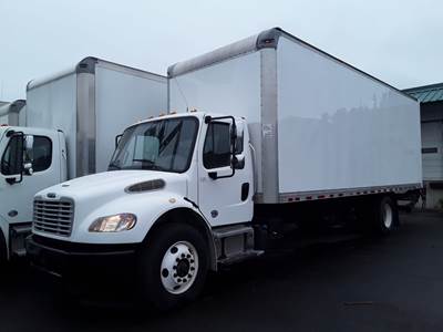 Freightliner M2 106 26 ft Box Truck - 240HP, 6 Speed Automatic, Roll up Door, Liftgate