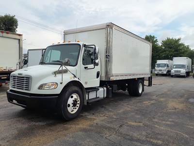 Freightliner M2 106 18 ft Box Truck - 260HP, 6 Speed Automatic, Roll up Door