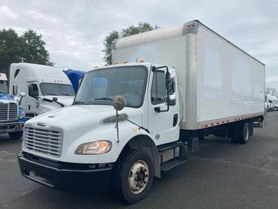Freightliner M2 106 26 ft Box Truck - 240HP, 6 Speed Automatic, Roll up Door, Liftgate