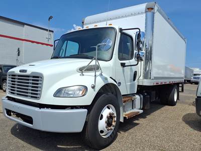 Freightliner M2 106 18 ft Box Truck - 260HP, 6 Speed Automatic, Roll up Door