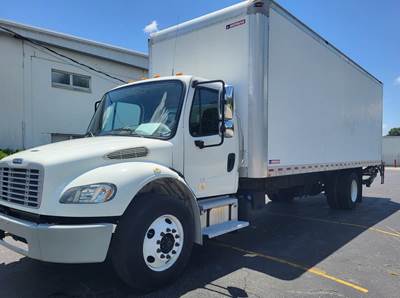 Freightliner M2 106 26 ft Box Truck - 230HP, 6 Speed Automatic, Roll up Door, Liftgate