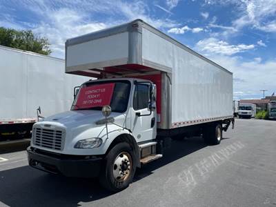 Freightliner M2 106 26 ft Box Truck - 240HP, 9 Speed Automatic, Roll up Door, Liftgate