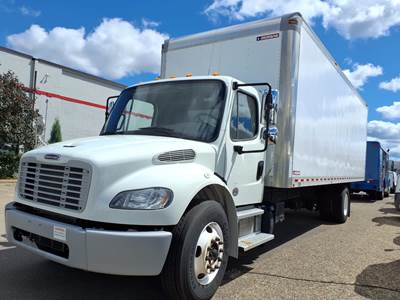 Freightliner M2 106 26 ft Box Truck - 240HP, 6 Speed Automatic, Roll up Door