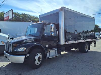 Freightliner M2 106 18 ft Box Truck - 240HP, 6 Speed Automatic, Roll up Door, Liftgate