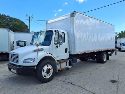 Freightliner M2 106 22 ft Box Truck - 240HP, 6 Speed Automatic, Roll up Door, Liftgate