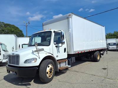 Freightliner M2 106 22 ft Box Truck - 240HP, 6 Speed Automatic, Roll up Door, Liftgate