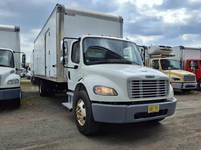 Freightliner M2 106 26 ft Box Truck - 240HP, 6 Speed Automatic, Roll up Door, Liftgate