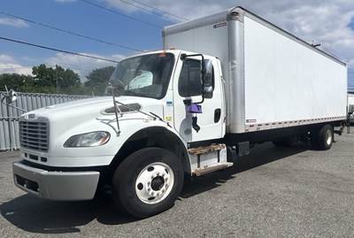 Freightliner M2 106 26 ft Box Truck - 270HP, 6 Speed Automatic, Roll up Door, Liftgate
