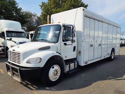 Freightliner M2 106 21 ft Box Truck - 280HP, 5 Speed Automatic, Roll up Door