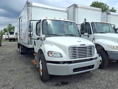 Freightliner M2 106 20 ft Box Truck - 280HP, 5 Speed Automatic, Roll up Door