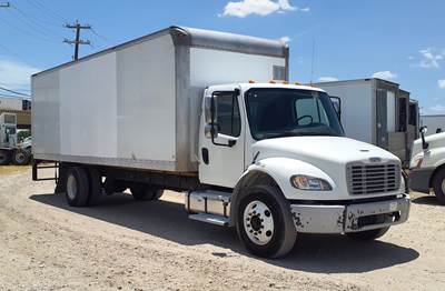 Freightliner M2 106 26 ft Box Truck - 240HP, 6 Speed Automatic, Roll up Door