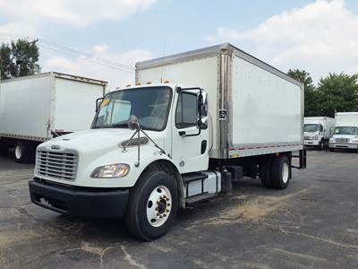Freightliner M2 106 18 ft Box Truck - 260HP, 6 Speed Automatic, Roll up Door
