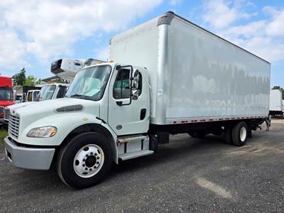 Freightliner M2 106 26 ft Box Truck - 240HP, 9 Speed Automatic, Roll up Door, Liftgate