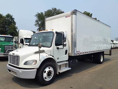 Freightliner M2 106 24 ft Box Truck - 260HP, 6 Speed Automatic, Roll up Door