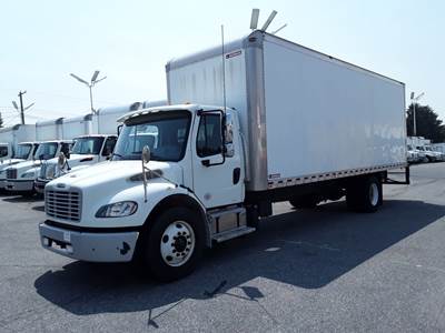Freightliner M2 106 26 ft Box Truck - 260HP, 6 Speed Manual, Roll up Door