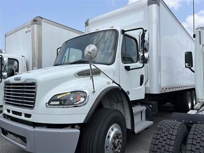 Freightliner M2 106 26 ft Box Truck - 350HP, 6 Speed Automatic, Roll up Door, Liftgate