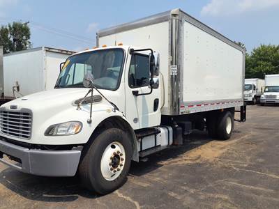 Freightliner M2 106 18 ft Box Truck - 260HP, 6 Speed Automatic, Roll up Door