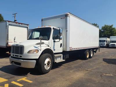 Freightliner M2 106 26 ft Box Truck - 270HP, 6 Speed Automatic, Roll up Door, Liftgate