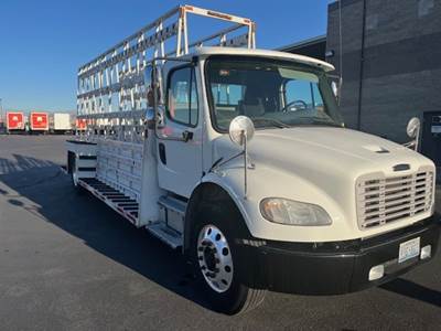 Freightliner M2 106 22 ft Box Truck - 260HP, 6 Speed Automatic