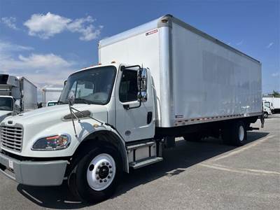 Freightliner M2 106 26 ft Box Truck - 240HP, 6 Speed Automatic, Roll up Door, Liftgate