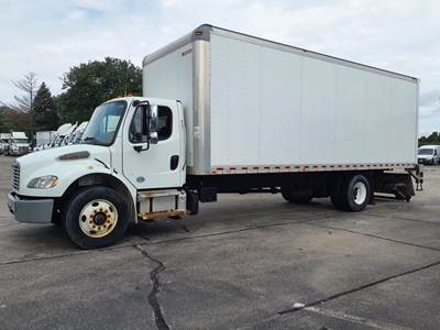 Freightliner M2 106 26 ft Box Truck - 240HP, 9 Speed Automatic, Roll up Door, Liftgate
