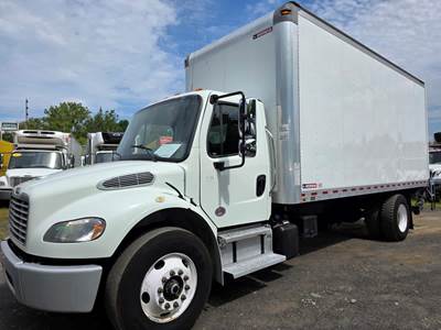 Freightliner M2 106 20 ft Box Truck - 240HP, 6 Speed Automatic, Roll up Door, Liftgate