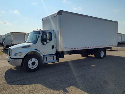 Freightliner M2 106 26 ft Box Truck - 240HP, 9 Speed Automatic, Roll up Door
