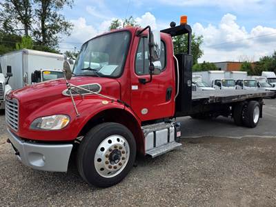 Freightliner M2 106 22 ft Box Truck - 250HP, 6 Speed Automatic
