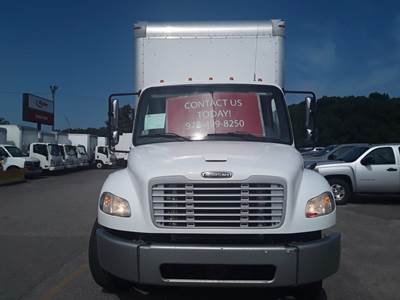 Freightliner M2 106 26 ft Box Truck - 240HP, 6 Speed Automatic, Roll up Door, Liftgate