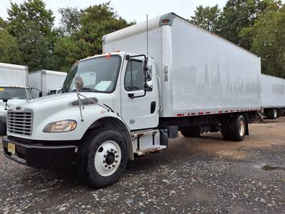 Freightliner M2 106 24 ft Box Truck - 240HP, 6 Speed Automatic, Roll up Door, Liftgate