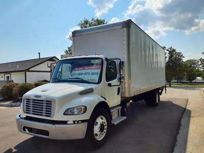 Freightliner M2 106 26 ft Box Truck - 240HP, 6 Speed Automatic, Roll up Door, Liftgate