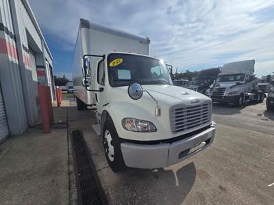 Freightliner M2 106 26 ft Box Truck - 280HP, 6 Speed Automatic, Roll up Door, Liftgate