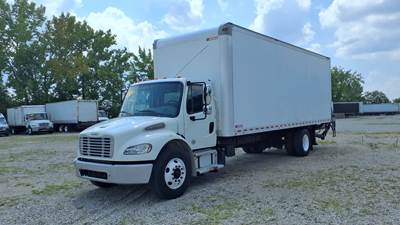 Freightliner M2 106 26 ft Box Truck - 240HP, 9 Speed Automatic, Roll up Door, Liftgate