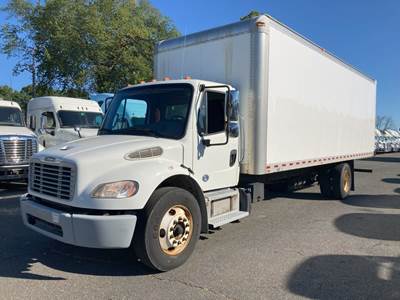 Freightliner M2 106 26 ft Box Truck - 240HP, 6 Speed Automatic, Roll up Door