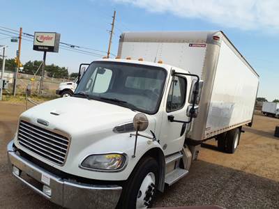 Freightliner M2 106 26 ft Box Truck - 240HP, 6 Speed Automatic, Roll up Door, Liftgate