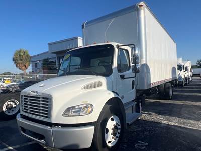 Freightliner M2 106 26 ft Box Truck - 230HP, 6 Speed Automatic, Roll up Door, Liftgate