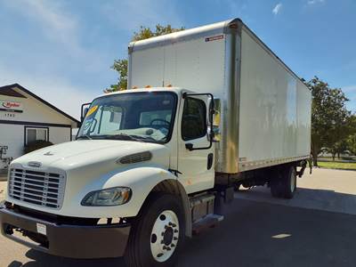 Freightliner M2 106 26 ft Box Truck - 240HP, 6 Speed Automatic, Roll up Door, Liftgate