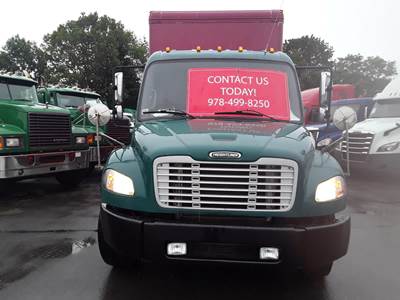 Freightliner M2 106 26 ft Box Truck - 260HP, 6 Speed Automatic, Roll up Door, Liftgate