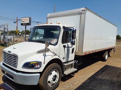 Freightliner M2 106 26 ft Box Truck - 240HP, 6 Speed Automatic, Roll up Door, Liftgate