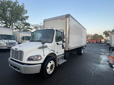 Freightliner M2 106 24 ft Box Truck - 240HP, 6 Speed Automatic, Roll up Door, Liftgate