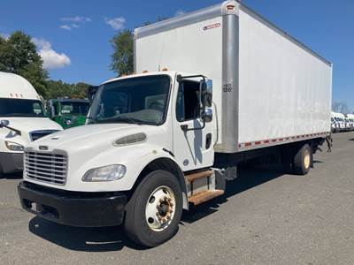 Freightliner M2 106 26 ft Box Truck - 240HP, 6 Speed Automatic, Roll up Door, Liftgate